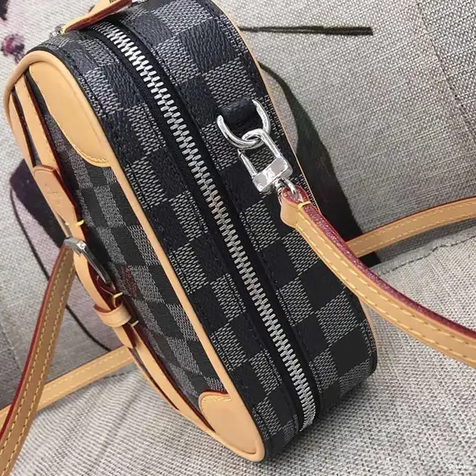 LV 1906BL0059 Bags 0316