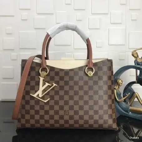 1906BL0066 LV Bags 0316