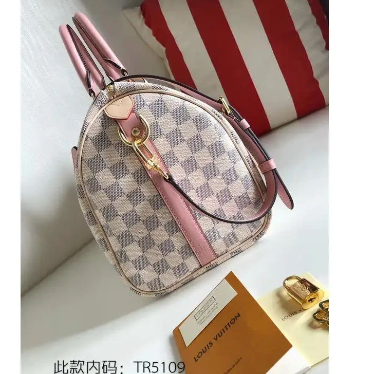 LV 19T1L0105 Bags 0310