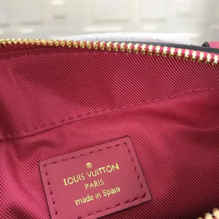 LV 19T1L0067 Bags 0315